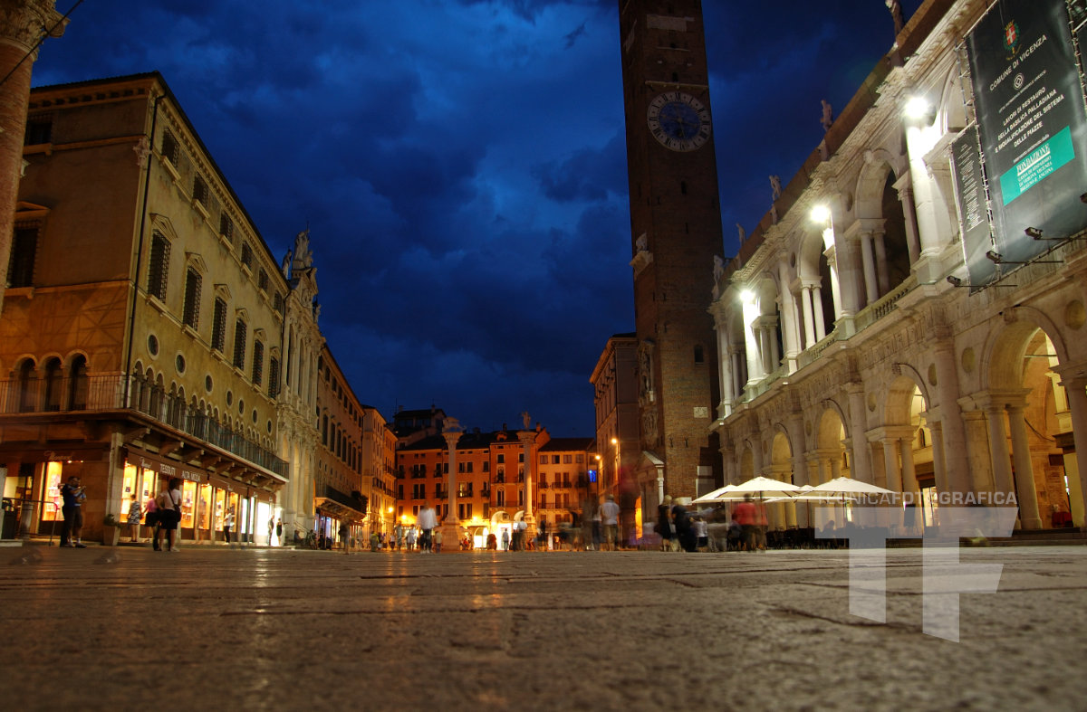 Una sera in piazza dei Signori, Vicenza